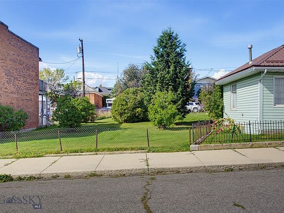4th image of 713 Placer St