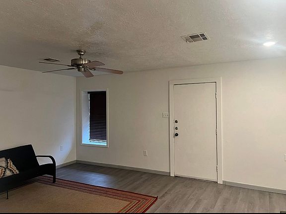 3rd image of 3911 Fm 350 N