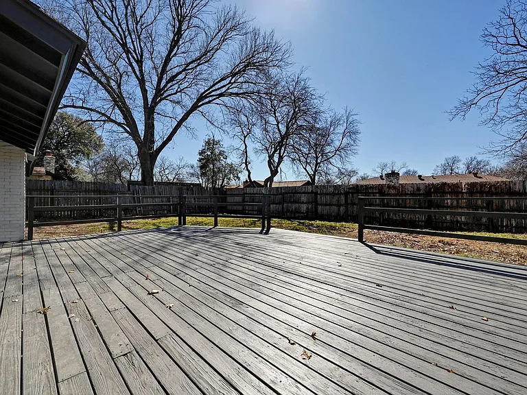 1017 Cripple Creek Dr — Photo 25
