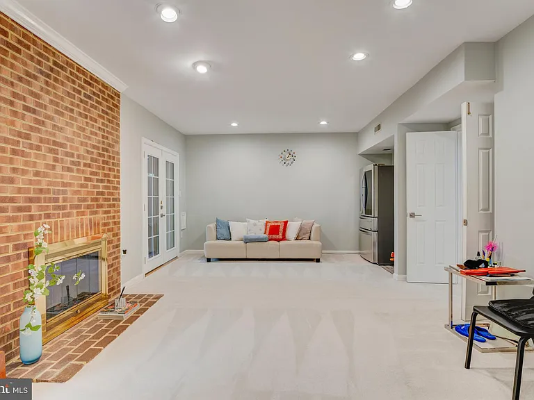 10219 Aspen Willow Dr — Photo 23