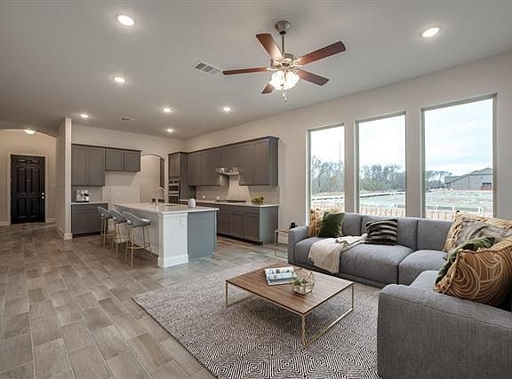 2nd image of 2037 Miramar Dr