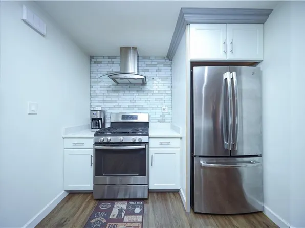 2492 Gerritsen Avenue image 7 of 29