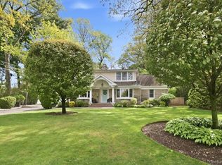 12 Woodland Ave, Syosset, NY 11791