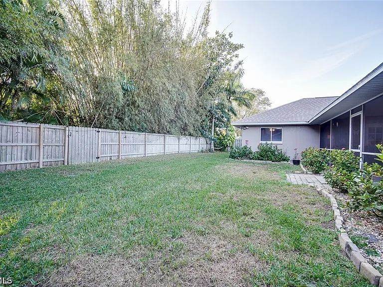 8831 Banyan Cove Cir — Photo 37