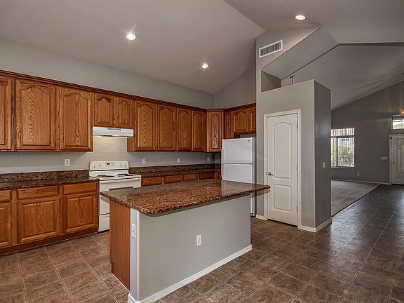 5th image of 3485 W Sunshine Butte Dr