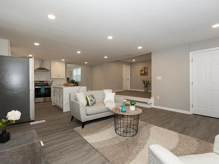 9520 48th Ave — Photo 9