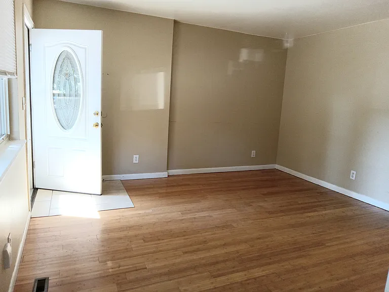219 Bishop St — Photo 2