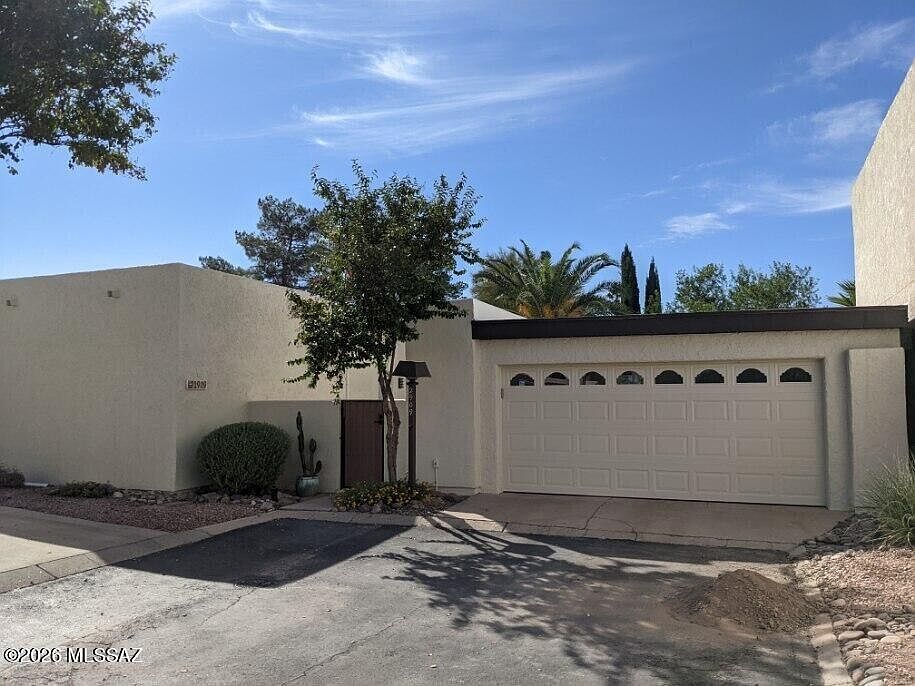 1st image of 2909 N Cascada Cir