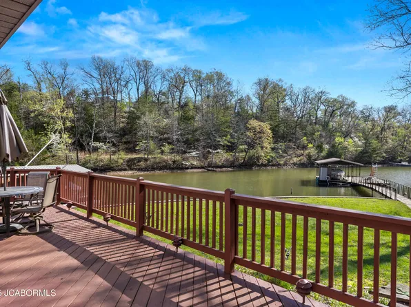 18 Emery Rd, Rocky Mount, MO 65072