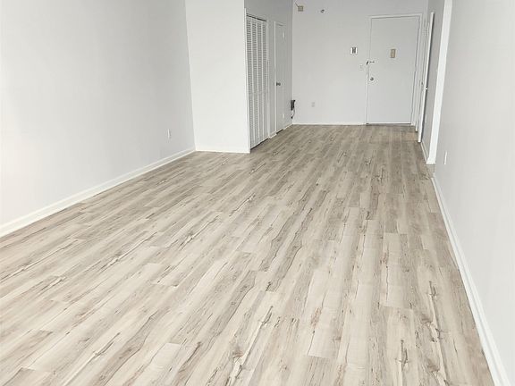 4th image of 45 River Dr S APT 1611