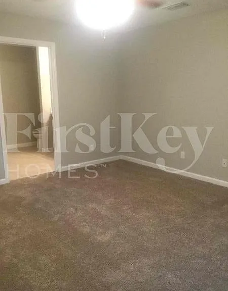991 SW Dubois Ave — Photo 38
