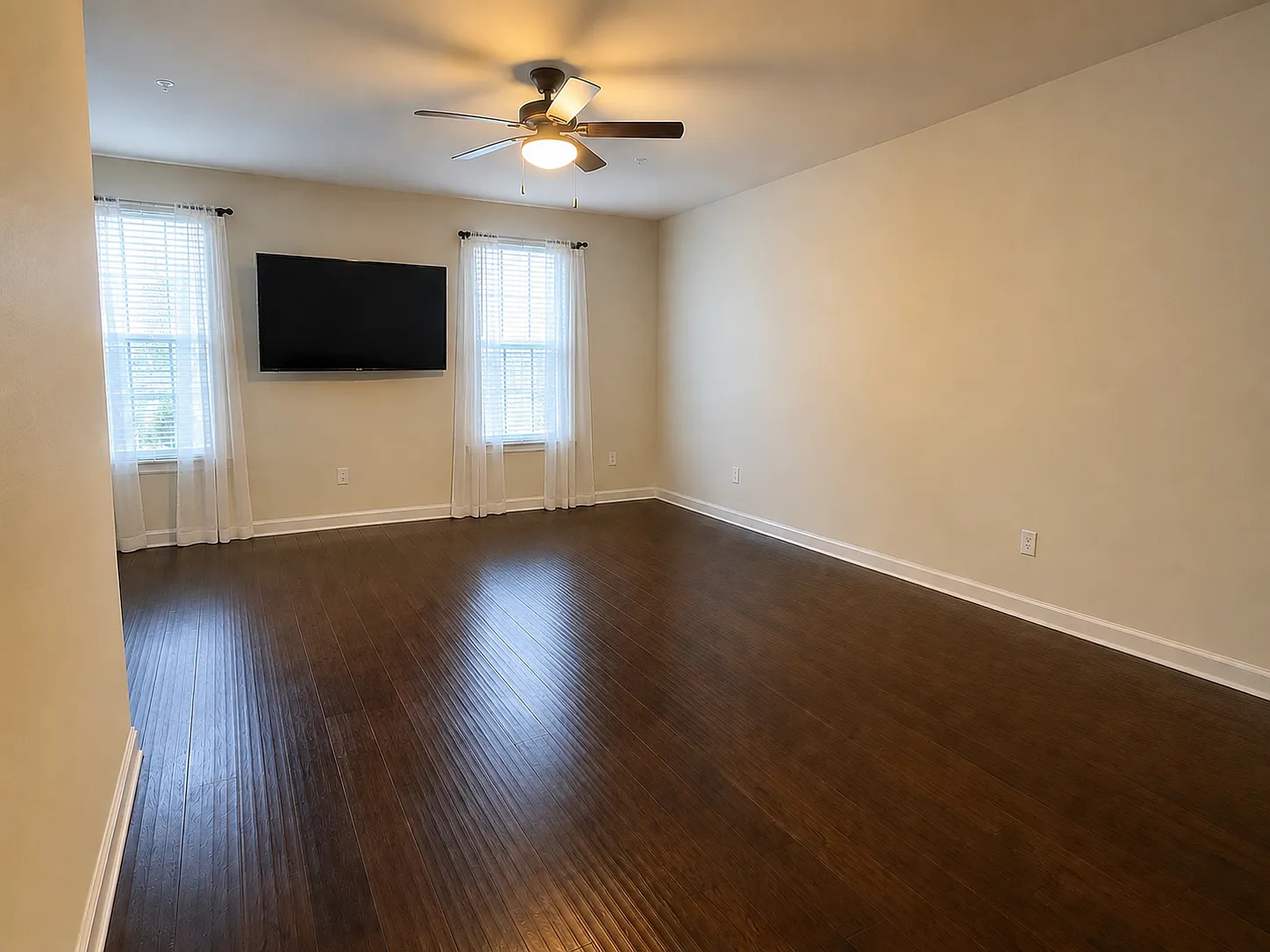 4 bed, 1920 sqft, $3,450 — Photo 4