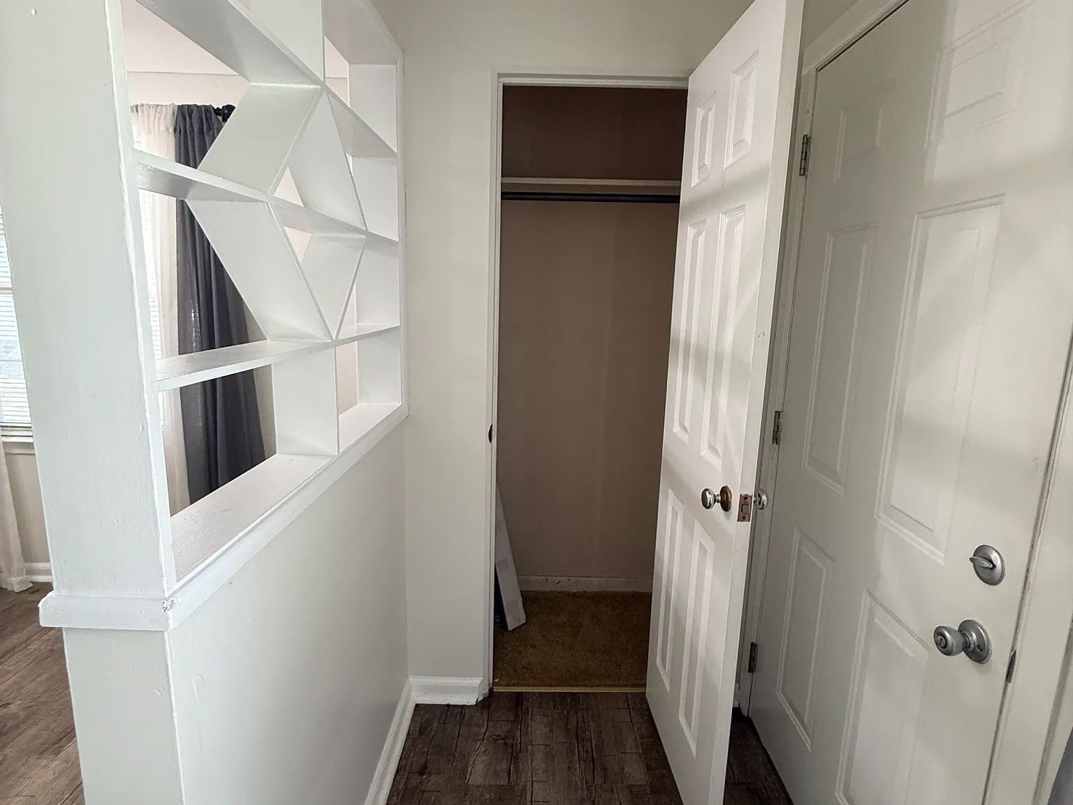 5 bed, 1120 sqft, $2,500 — Photo 3