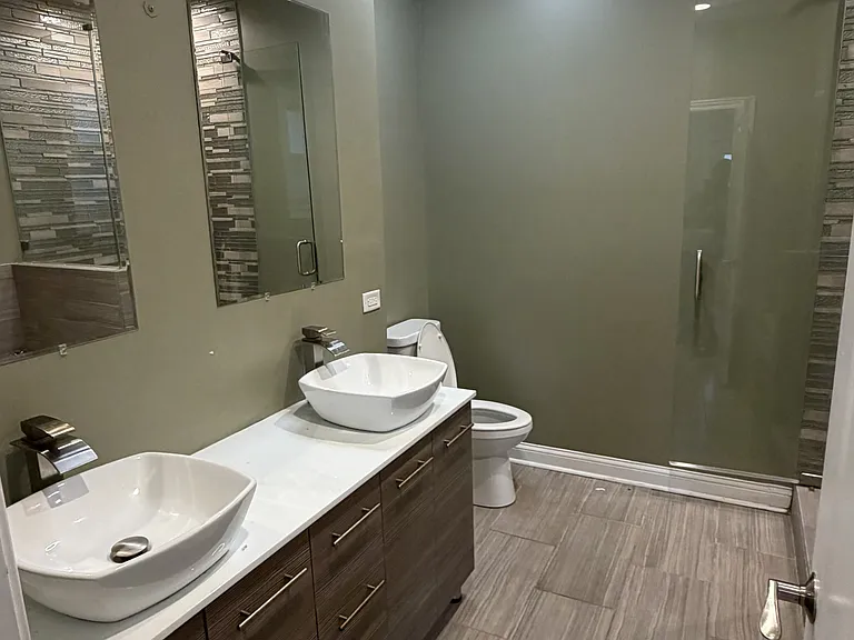 4933 S Prairie Ave #1 — Photo 8