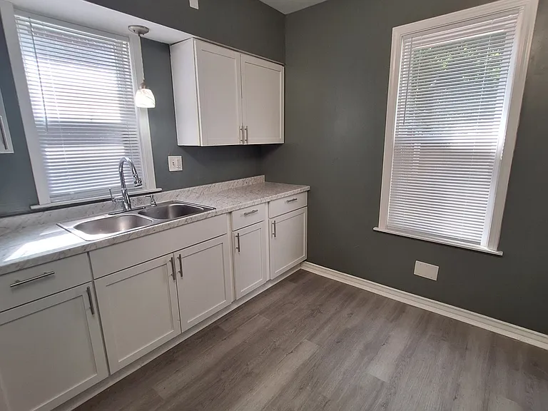 824 Ramsey St — Photo 6