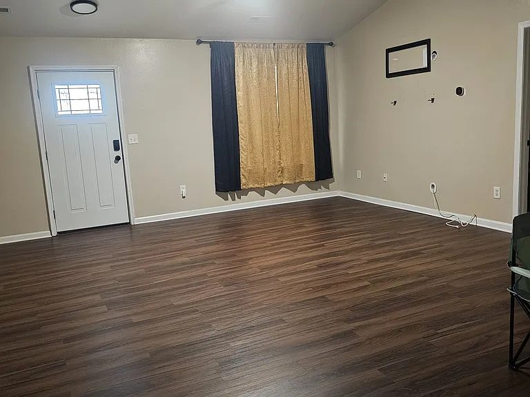 Pine Cone Ct — Photo 2