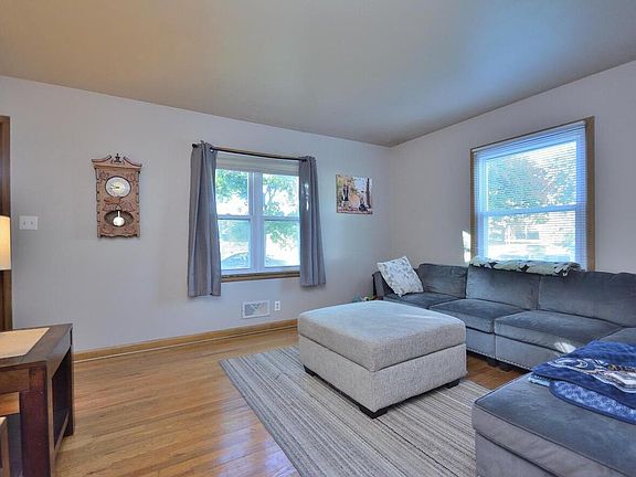 2nd image of 5010 W Euclid AVENUE