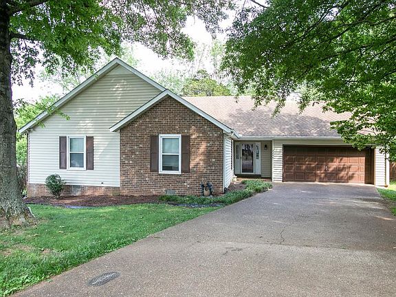 2nd image of 2206 Pinehill Ct