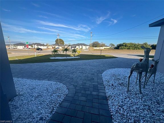 5th image of 128 Nelson RD N