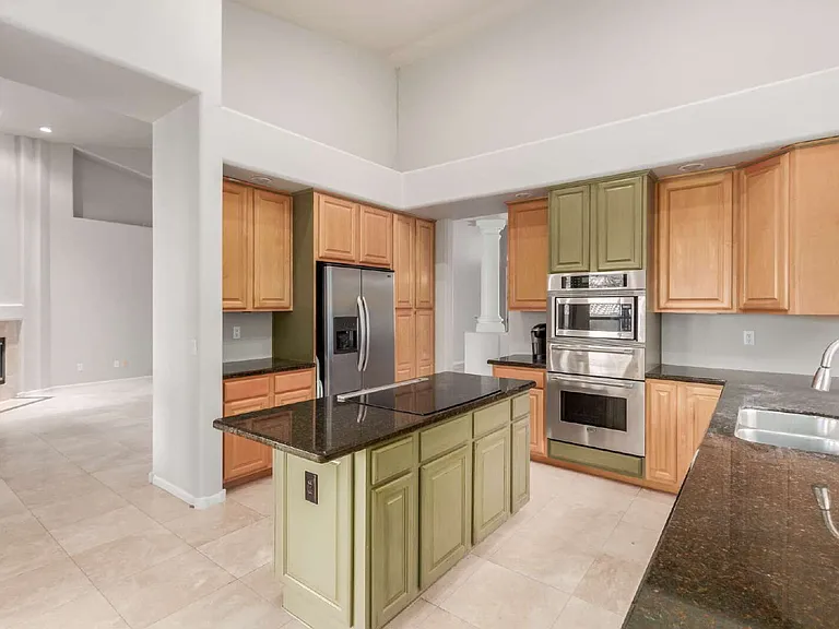12591 E Paradise Dr — Photo 3