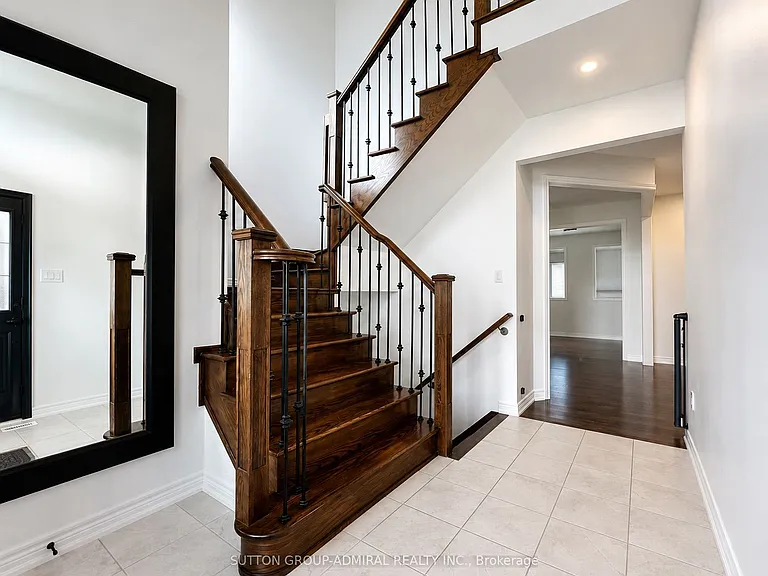 1320 Blackmore St — Photo 2