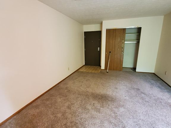 5th image of 7241 Creekview Dr APT 6