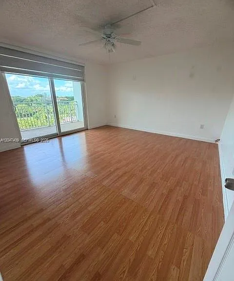 6930 Miami Gardens Dr #1-517 — Photo 11