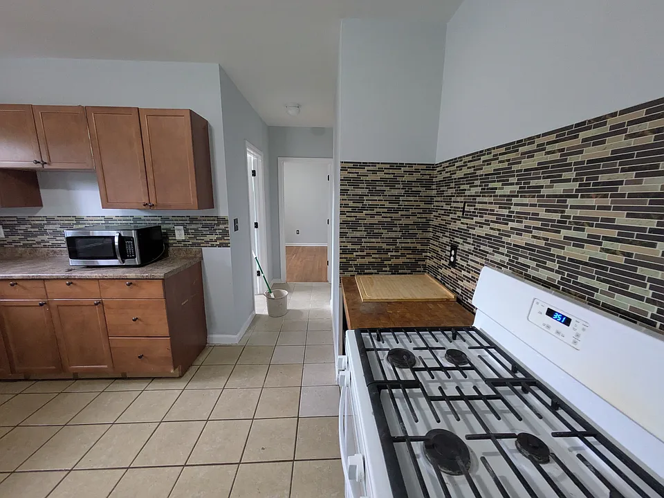 152 N State St #152