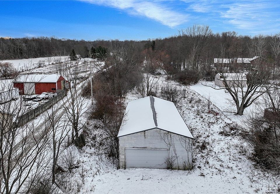 2nd image of 3852 Sleepy Hollow Rd