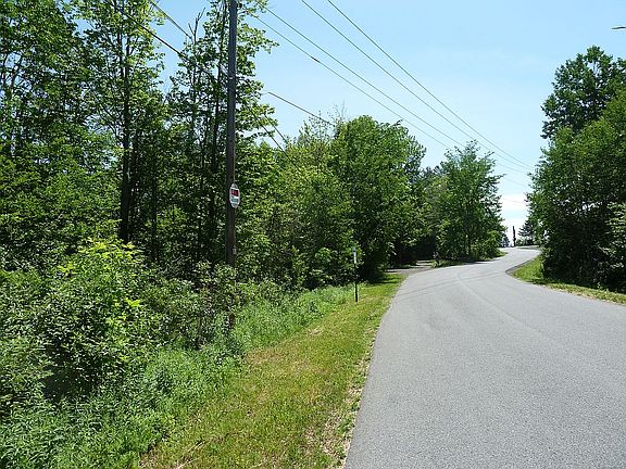 2nd image of 14 Berry Ln