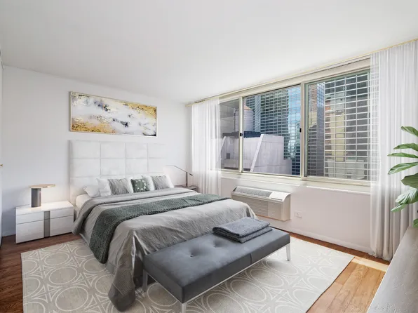 333 East 45th Street image 3 of 12