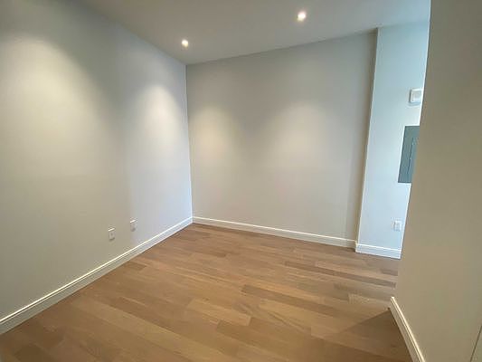 3rd image of 152-11 89th Ave #628