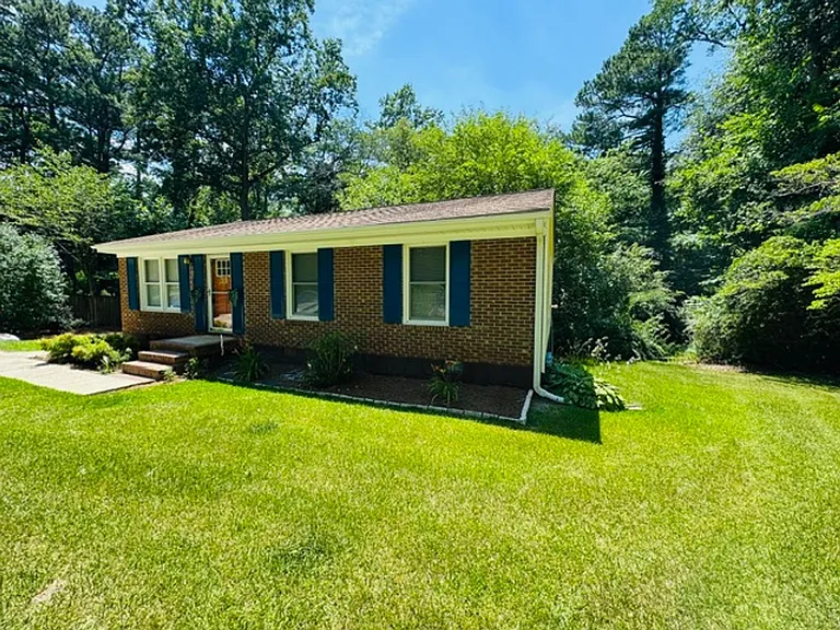 107 Hillbrook Ct — Photo 14