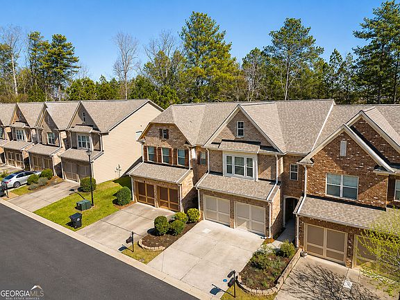 4th image of 1615 Faircrest Ln