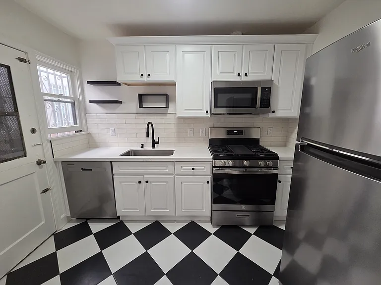 107 N Sweetzer Ave #107 — Photo 10