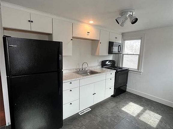 3rd image of 291 Fonda Dr
