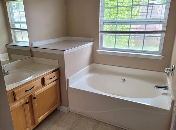 2954 Greyhawk Ln — Photo 11
