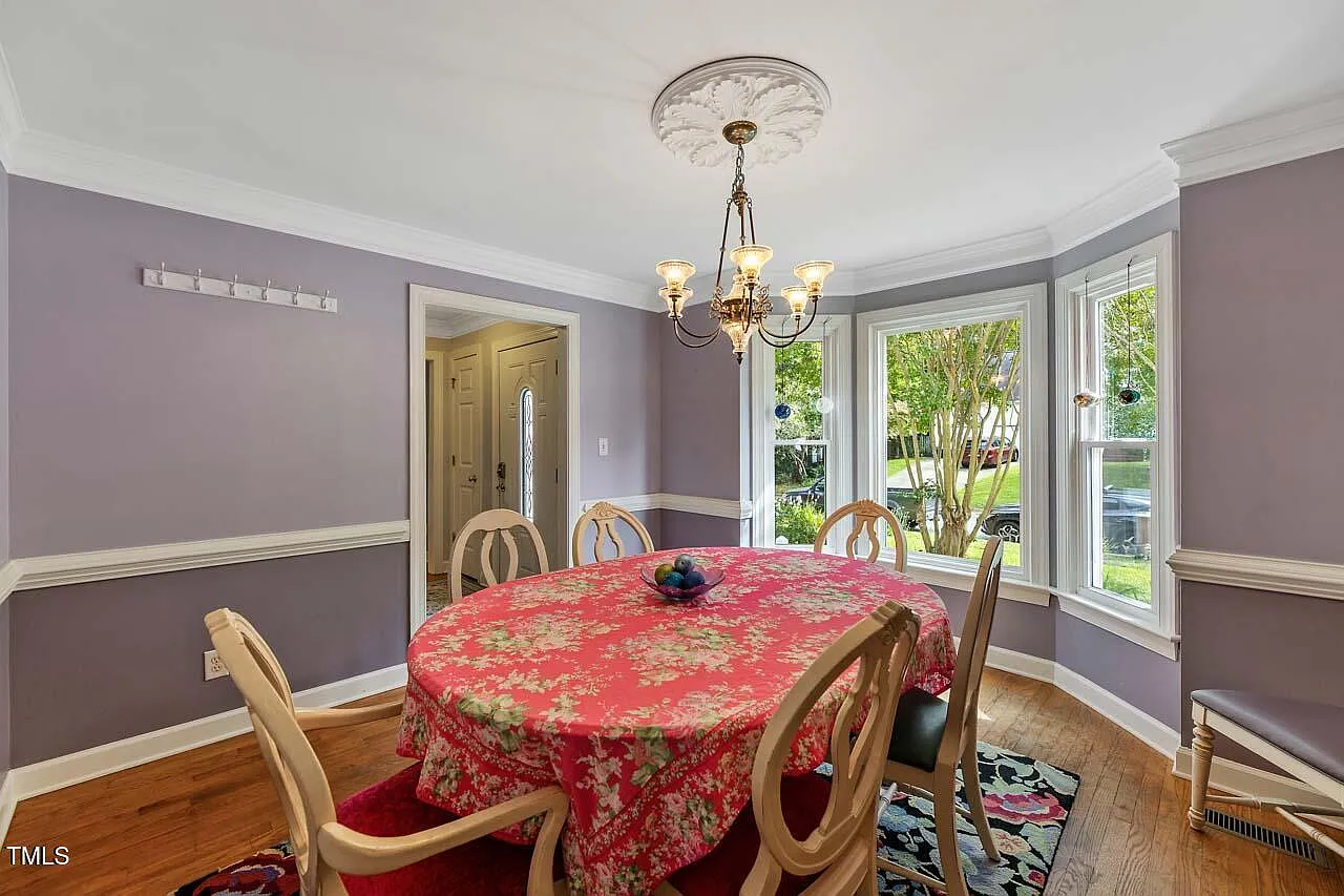 3 bed, 2.5 bath, 2196 sqft, $4,000 — Photo 3