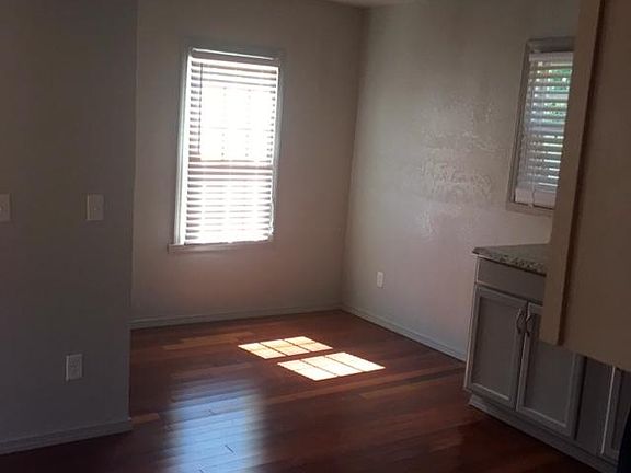 5th image of 411 Nebraska St #Cottage