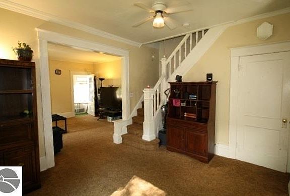 4th image of 116 & 118 E Downie St