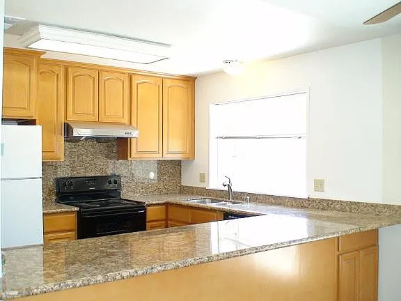 4 bed, 1600 sqft, $4,200 — Photo 4