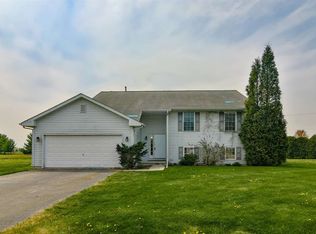 112 New Brunswick Ln SW, Poplar Grove, IL 61065