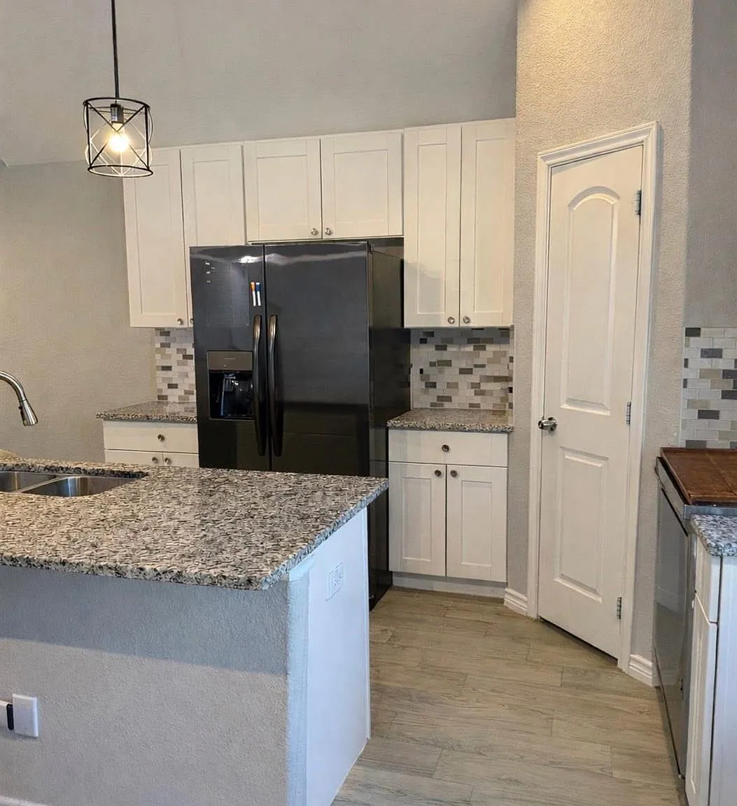 3 bed, 4.0 bath, $1,500 — Photo 1