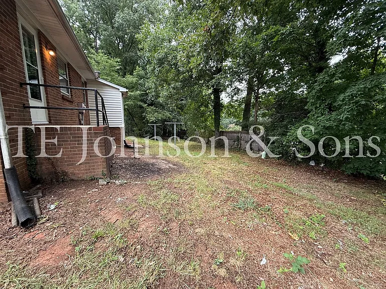425 Cody Cir — Photo 30