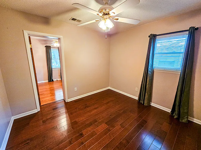 603 Huguenin Dr — Photo 15