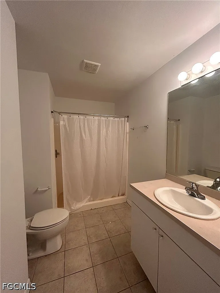 2 bed, 2.0 bath, 900 sqft, $1,200 — Photo 3