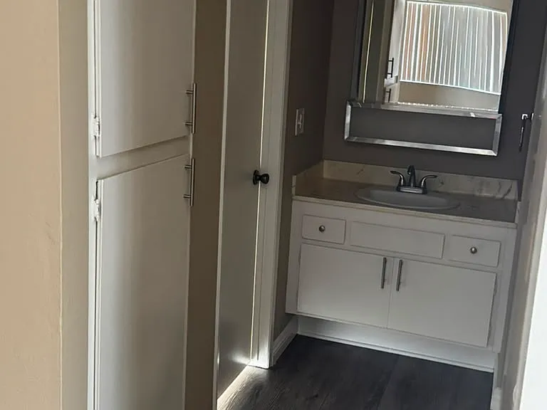 Regina Apartments — Photo 19