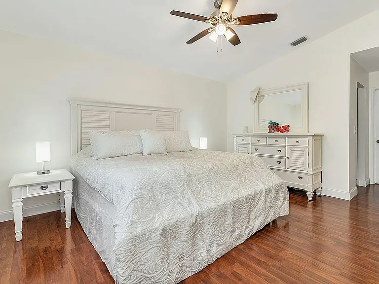 1304 Waterway Cove Dr — Photo 12