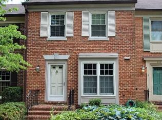 6803 Indian Run Ct, Annandale, VA 22003