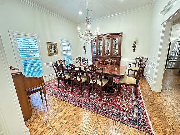 4th image of 100 Haddington Park Ln